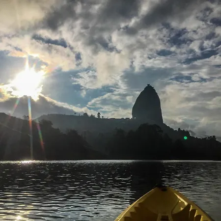 Cottage On The Lake - Cabana Privada - Guatape - Jacuzzi Exterior foto