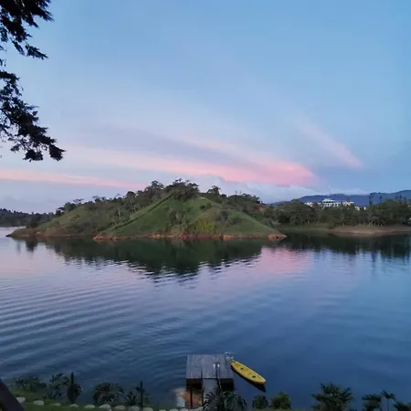 Cottage On The Lake - Cabana Privada - Guatape - Jacuzzi Exterior foto